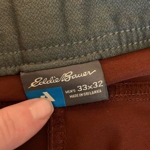 33x32 Rust coloured outdoor active pant in excellent condition.